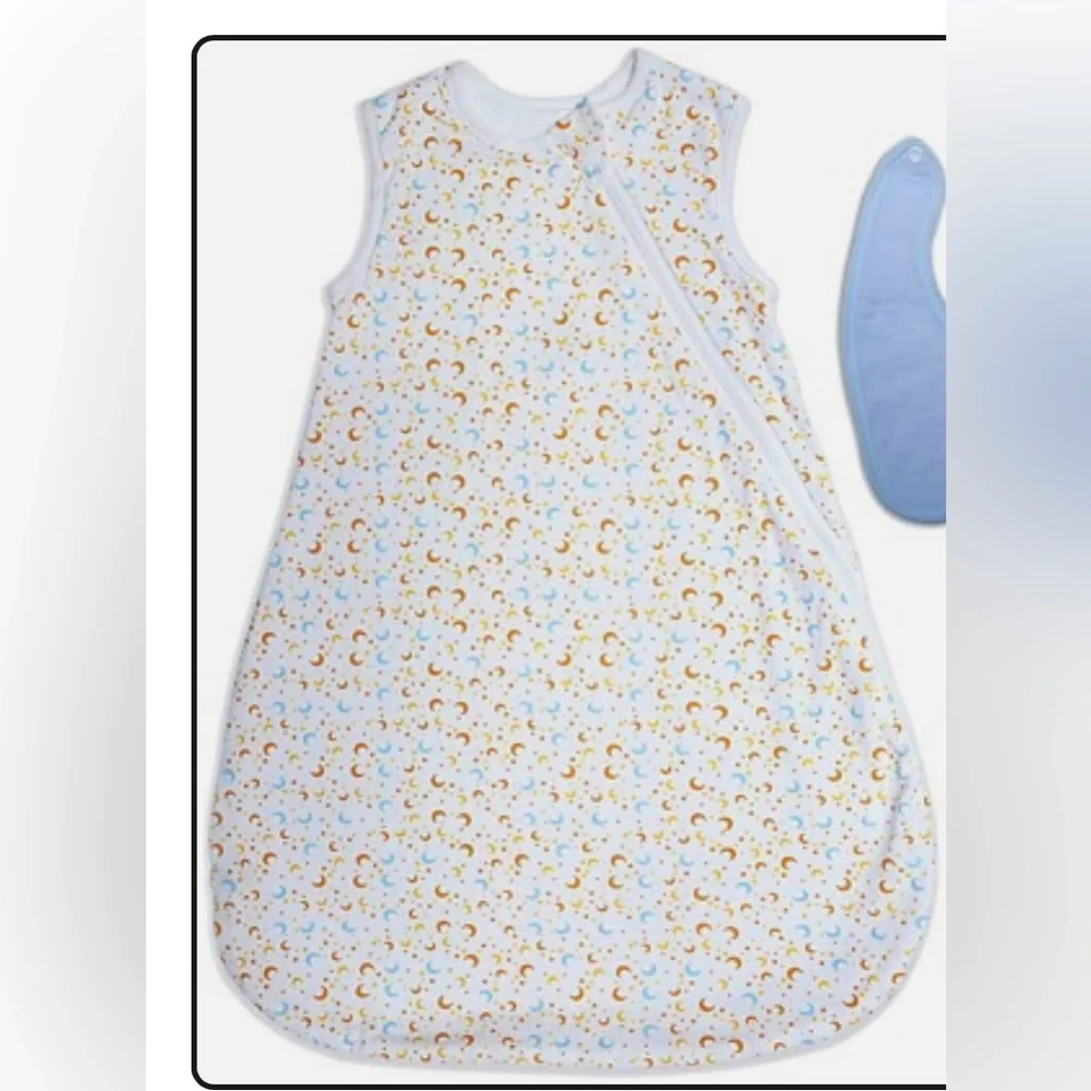 Baby Sleep Sack and Baby Bib with 100% Cotton Material 0-6 months - Picture 1 of 7